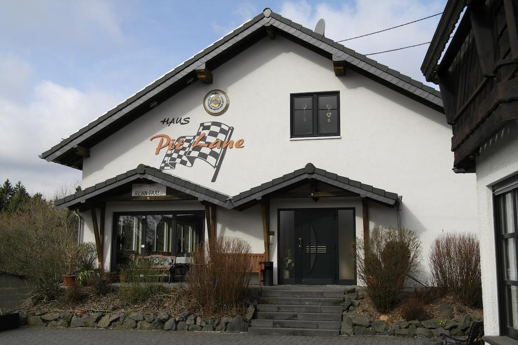 Hotel Pit Lane "Home Of Motorsport" Nurburg Exterior photo